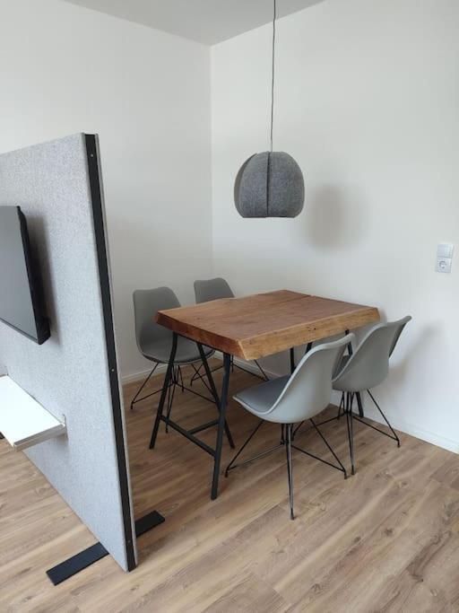 Apartment 'bright 201' Moderne, Helle In Bi Zentrum, 400 M Bis Lokschuppen, Smart-tv, Wlan